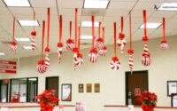 How to decorate an office for christmas