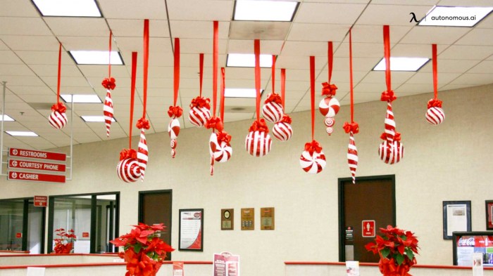 How to decorate an office for christmas